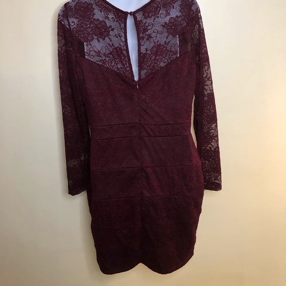 Le Chateau Burgundy Lace Dress - Picture 4 of 8
